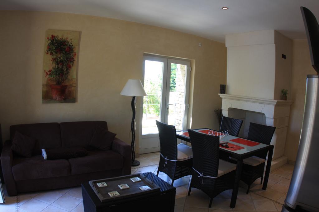 Villa Les Pres De Gordes Esterno foto